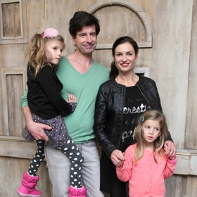 Cvičitelka Hanka Kynychová má dvojčata Alexandru a Sofii, ale také dospělého syna Filipa. Na fotografii s manželem Jindřichem, se kterým Hanka žije téměř třicet let.