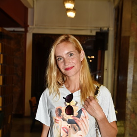 Polodlouhé vlasy sluší také zrzce Haně Vagnerové (39).