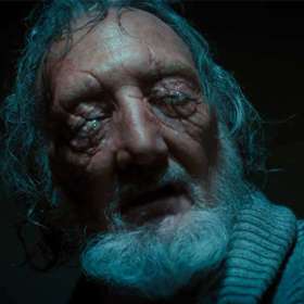 V nových dílech Stranger Things se objevil i herec herec Robert Englund, který se proslavil jako snový vrah Freddy Krueger ze série Noční můra v Elm Street.