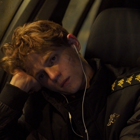 Právě tomu se věnuje české hokejové drama Smečka, které otevírá otázku šikany mladých lidí. Jako kdyby nestačilo, že se musí vypořádat se školou, životem a láskou...