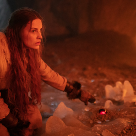 Zakletá jeskyně: Magická jeskyně slouží lidem odnepaměti. Mohou si z ní brát sůl, ale drahé rubíny jsou zapovězeny. Jednoho dne se však najde někdo, kdo zákaz poruší...