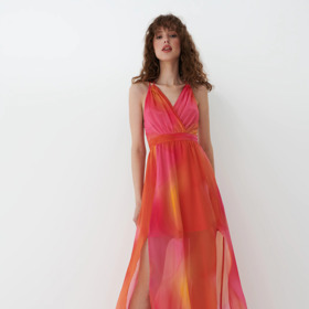 Vícebarevné maxi šaty. MOHITO, 1 499 Kč. 