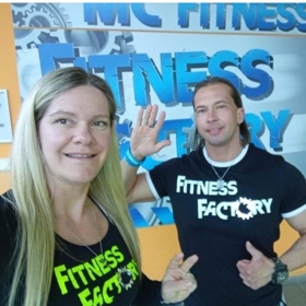 S přítelkyní Janou provozuje Věra Mikulcová fitness centrum v Jihlavě. Říká, že je to vlastně jejich velké dítě a na další závazky už nemají dostatek času.