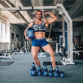 Dnes váží Věra Mikulcová 95 kilogramů, ovšem gram tuku byste na jejím těle hledali jen těžko. 