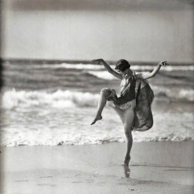 "Celý svět je postaven na lži. Jsme jí krmení a žijeme podle ní."