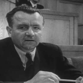 "Budeme štvát hladově dělníky proti fabrikantům, domkaře proti velkostatkářům a vojáky proti generálům."