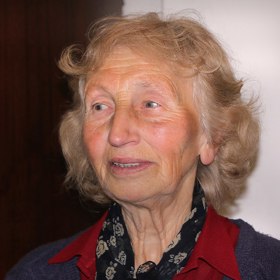 Jediným přeživším z Ležáků je paní Jarmila Doležalová, rozená Šťulíková.