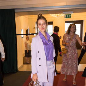 Muzikálová zpěvačka Kateřina Klausová proti svátku nic nemá a v letních dlouhých šatech bude podle ní venku docela příjemně.