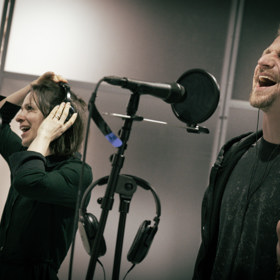 Hlavního hrdinu popíchne do akce ukradený bicykl, ovšem v průběhu děje zjišťuje, že jeho problém je mnohem složitější.