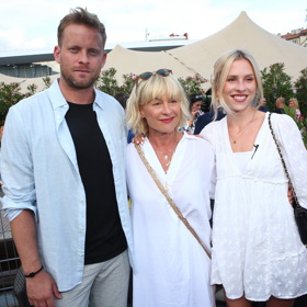 Mariana pochází z herecké rodiny. Bratr Jakub Prachař je stejně jako jeho otec a dědeček hercem.