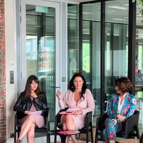 Dalšími ambasadorkami jsou horolezkyně Klára Kolouchová (uprostřed) a Alexandra Gálová (vlevo), lektorka jógy a pilates.