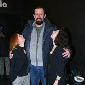 Takhle převyšuje své kolegyně herec Pavel Šimčík, který měří 205 cm a v jednom z rozhovorů uvedl, že nosí boty velikosti 50. 