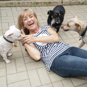 Herečka Sandra Pogodová říká, že ji ženy na sociálních sítích kontaktují s prosbami o recept na šťastný a spokojený život.