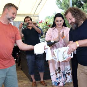 Nejčtenější český web o jídle, Toprecepty.cz, který tištěné video kuchařky vydává, navštíví každý měsíc přibližně 3 milióny uživatelů a nabízí více než 65 000 receptů, z nichž mnohé patří mezi rodinné poklady uživatelů. 