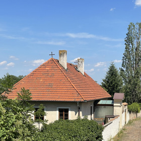 Dům Aleny Mihulové je bývalou márnicí. 