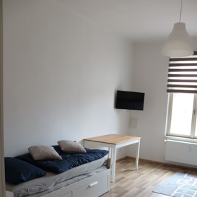 Byt je světlý a prostorný. Ženám je kromě anonymity a bezpečí poskytnuto také odborné poradenství, právní nebo psychologické služby.