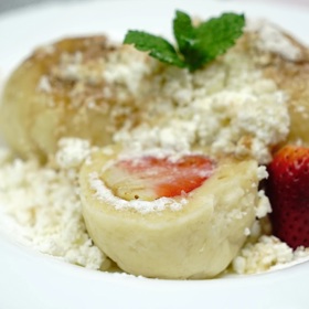 Ale sluší jim i troška skořice a na dozdobení čerstvé jahody s mátou.