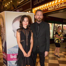 Bývalou manželkou fotografa Tomáše Třeštíka je populární spisovatelka Radka Třeštíková.