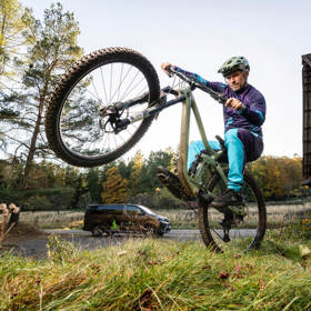 Podle Josefa Dresslera je pro dítě stěžejní úměrná velikost kola, kvalitní helma, ale také váha kola - tak, aby s ním dítě mohlo dobře manipulovat. 