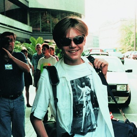 Roku 1994 navštívil festival v Karlových Varech herec Leonardo DiCaprio. Tehdy ale ještě o žádnou zvláštní star nešlo, a tak si mohl v klidu užívat atmosféry lázeňského města.