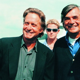 O rok později zavítal na MFF Karlovy Vary Michael Douglas. Režisér Miloš Forman ho tehdy seznámil s prezidentem Václavem Havlem, na což herec dlouho s láskou vzpomínal.