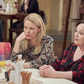 Blance se nelíbí, že Luděk přišel na oslavu. Po tom všem, co s ním prožila, už ho nepovažuje za součást rodiny.