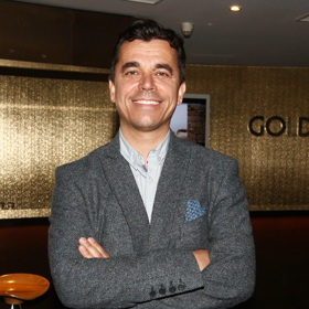 Slovenský komik Roman Pomajbo si k padesátinám nadělil čtvrtého potomka, syna Eliota. Všechny děti má s manželkou Petrou.