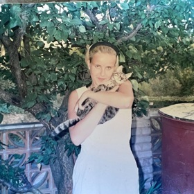 Nejkrásnější fotky jsou z vesnice u babičky. Je tam bouda, pes, děti a zrající obilí, to si všichni pamatujeme.