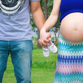 K psychické pohodě a snížení strachu z porodu slouží předporodní kurzy i možnost doprovodu k porodu.