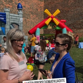 Rozhovor s redaktorkou Veronikou Novákovou probíhal v areálu podolské nemocnice, v rámci oslav dne dětí.