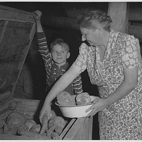 Vařilo se z toho, co bylo ještě dostupné, nebo z toho, "co dům dal".