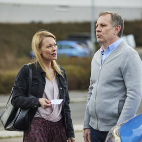 Evžen váhá, jestli je odlet do Austrálie dobrý nápad. Zjišťuje, že má Blanku stále rád.