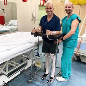 Na Vánoce roku 2018 spadl Honza Musil ze žebříku a vypadalo to, že se na nohy už nikdy nepostaví.