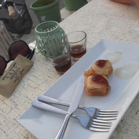 Jako dezert nesmí chybět tradiční baklava, kterou vám ochotně přinesou, aniž byste si ji objednali.