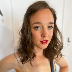 Takto vypadala herečka Denisa Barešová poté, co ji nalíčili a učesali profesionálové v kadeřnickém salónu v Grandhotelu Pupp.