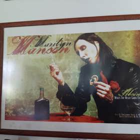 Od Johnnyho Deppa dostal kontakt na českého výrobce absinthu také výstřední zpěvák Marilyn Manson. Náhodou tak vznikla fotografie, která má parafrázovat malíře Vincenta van Gogha.