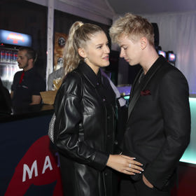 Nedoprovodila ho sice na závěrečný ceremoniál festivalu, koncert si ale ujít nenechala.