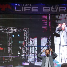 Dnes se Jiří Charvát živí stand-upy a také svými kurzy.