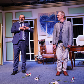 Prezident se šklebí se při každém slovu a psycholog se snaží najít příčinu jeho problému.