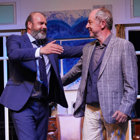 Nově zvolený prezident republiky (Petr Rychlý) má za hodinu a půl pronést inaugurační projev před celým národem.