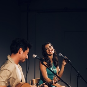 Kmotrem se mu stal zpěvák Mirai Navrátil, se kterým se Andrea seznámila během pěvecké show Tvoje tvář má známý hlas.