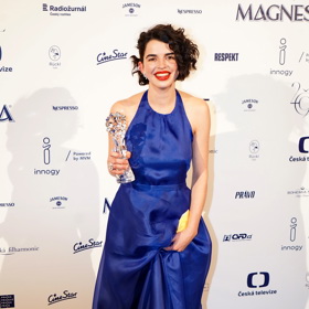 Letos v zimě zaujala čerstvá držitelka Českého lva masivními žlutými botami - coby symbolem válkou zasažené Ukrajiny.