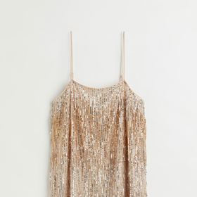 Šaty s flitry a třásněmi. H&M, 1299 Kč