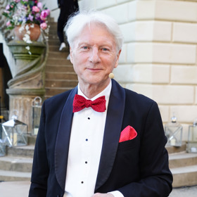 Ladislav Špaček má v českých kruzích přezdívku "mistr etiketa".