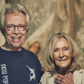 Architektonického ztvárnění výstavy Mucha, rodinná sbírka se zhostila světoznámá česká architektka Eva Jiřičná. Podobně jako Alfons Mucha, i ona má silné renomé po celém světě.