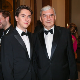 Miroslav Donutil a jeho syn Martin si nově zahrají v připravovaném seriálu TV Nova Za domem v lese.