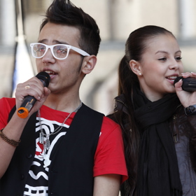 Jedno z prvních veřejných vystoupení zažili Honza a Monika v roce 2010, když skončila SuperStar.
