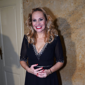 Monika Absolonová měla celou kariéru delší blond vlasy.