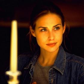 Seznamte se, Joe Black je patrně nejdražším romantickým dramatem historie, rozpočet se vyšplhal na 90 milionů dolarů. Ve stejném roce šel do kin třeba katastrofický snímek Drtivý dopad, který stál o 15 milionů méně.