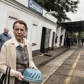 Teroristka: Důchodkyně Marie (Iva Janžurová) je bývalá učitelka. Celý život se domnívala, že se slušností nejdál dojde.